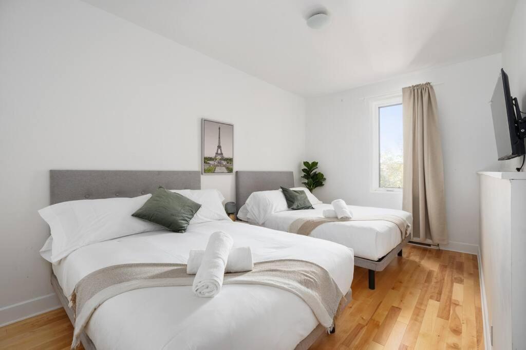 Chic Mile-End 3Br Getaway - Free Parking, Sleeps 8 Daire Montréal Dış mekan fotoğraf