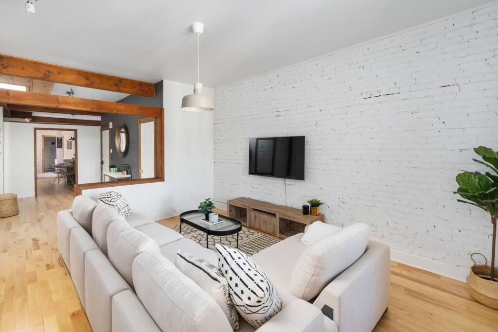 Chic Mile-End 3Br Getaway - Free Parking, Sleeps 8 Daire Montréal Dış mekan fotoğraf