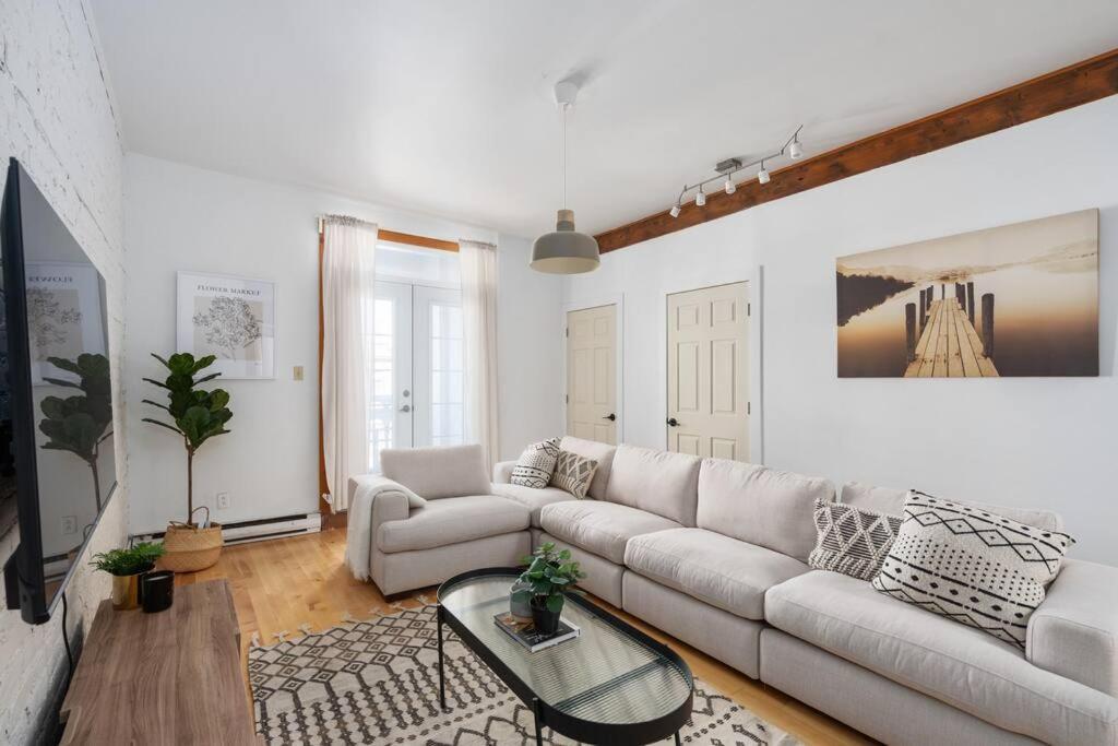 Chic Mile-End 3Br Getaway - Free Parking, Sleeps 8 Daire Montréal Dış mekan fotoğraf