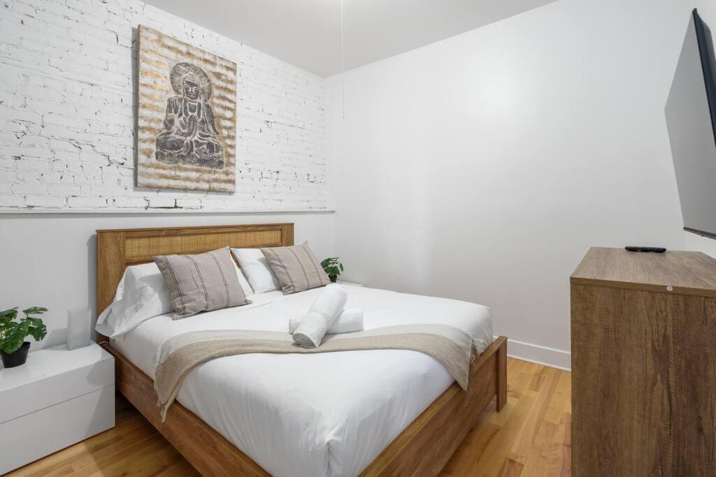 Chic Mile-End 3Br Getaway - Free Parking, Sleeps 8 Daire Montréal Dış mekan fotoğraf